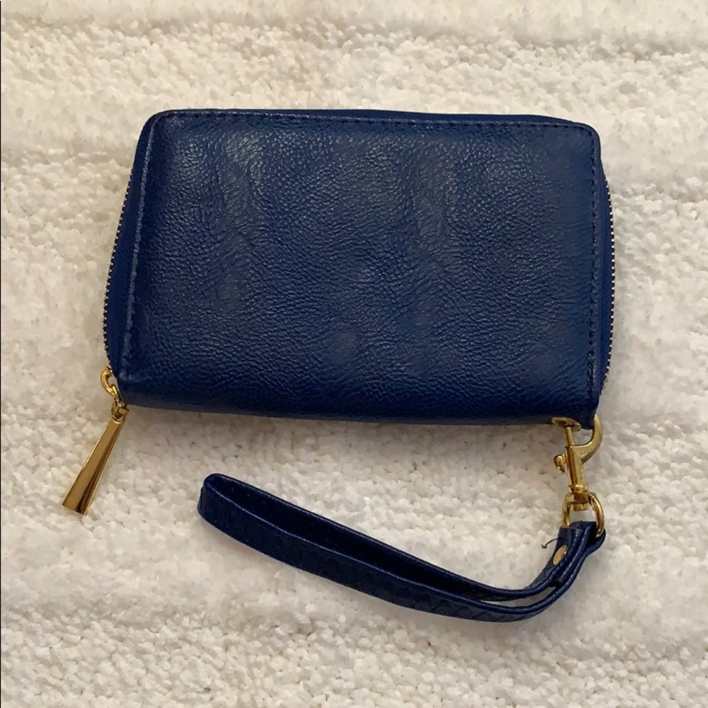 Pebble Leather Wallet